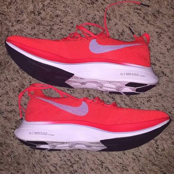 Nike Vaporfly 4% Flyknit - Picture 2 of 5